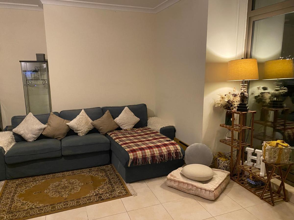 Ostello Alexandrina Dubai Esterno foto